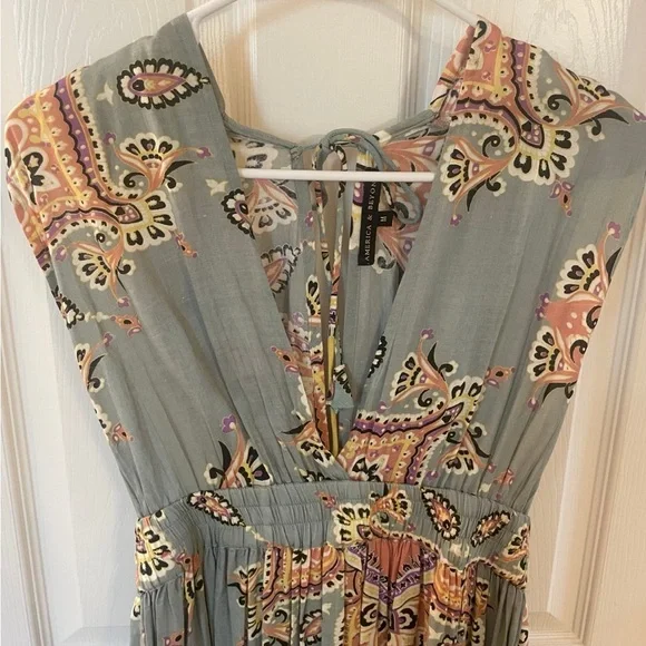 America and Beyond green medallion print Maxi Dress - Picture 2 of 10